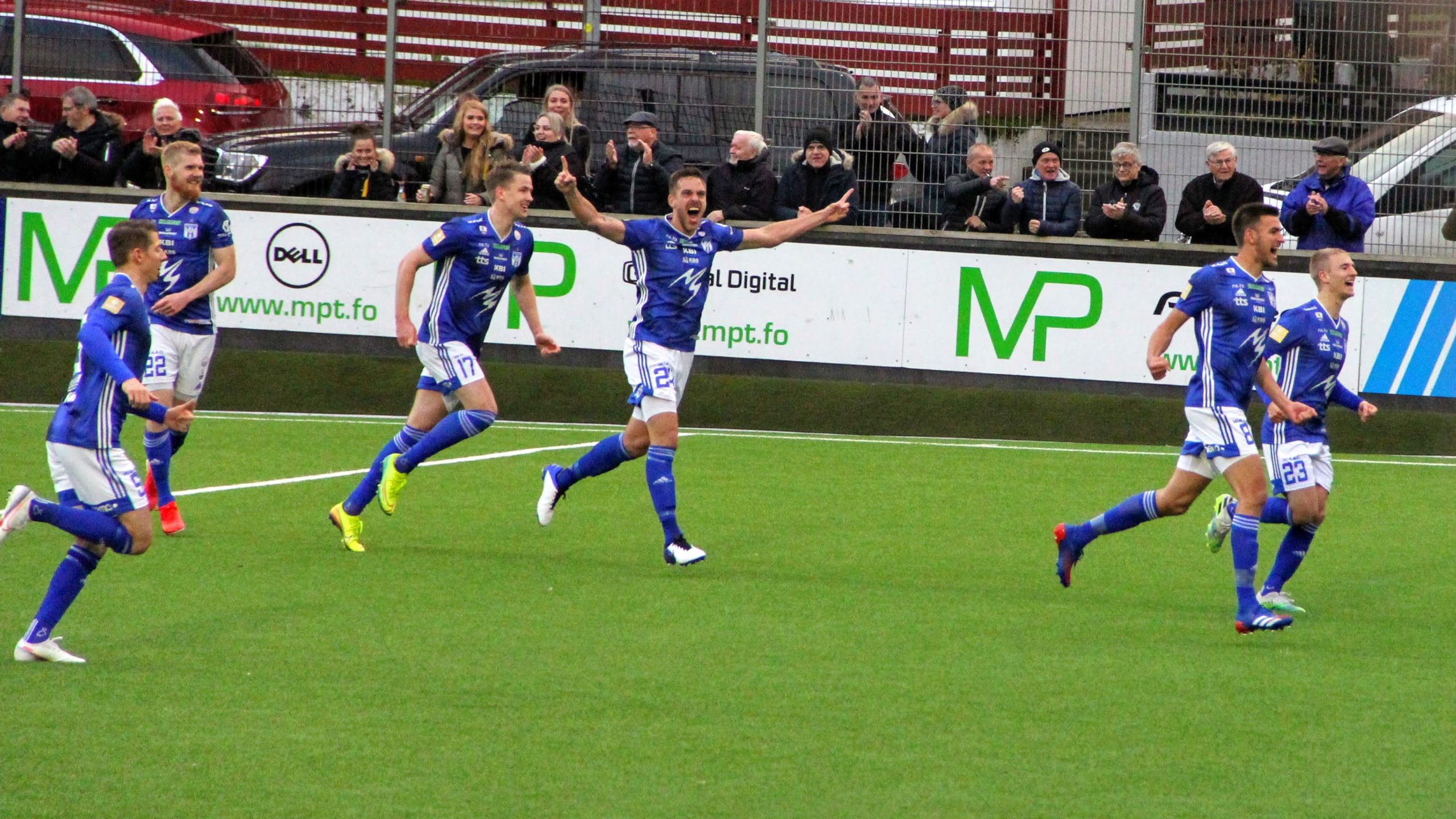 Nú manglar KÍ sjey stig