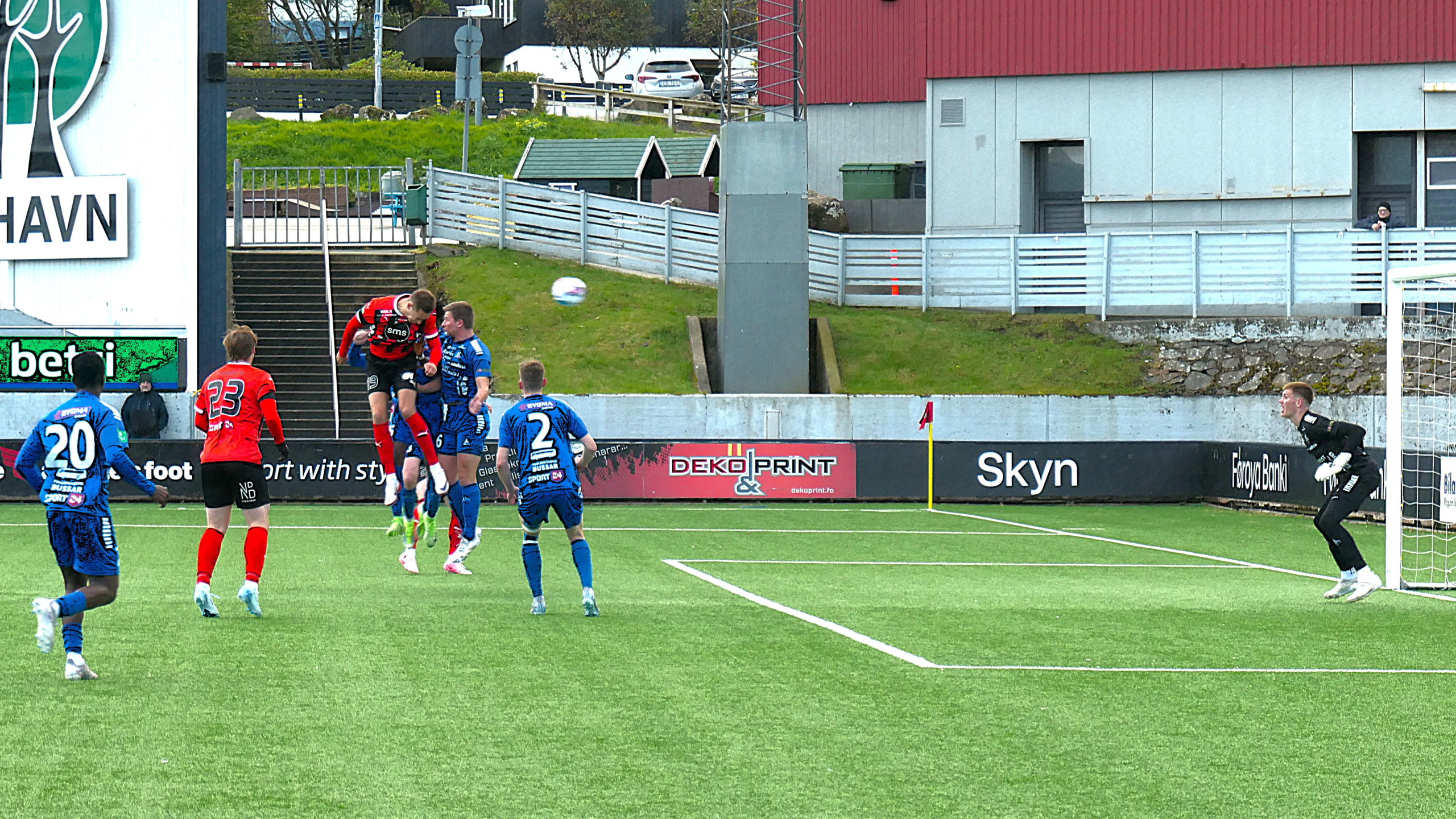 Emil Pedersen ekta hatrick á Eiði