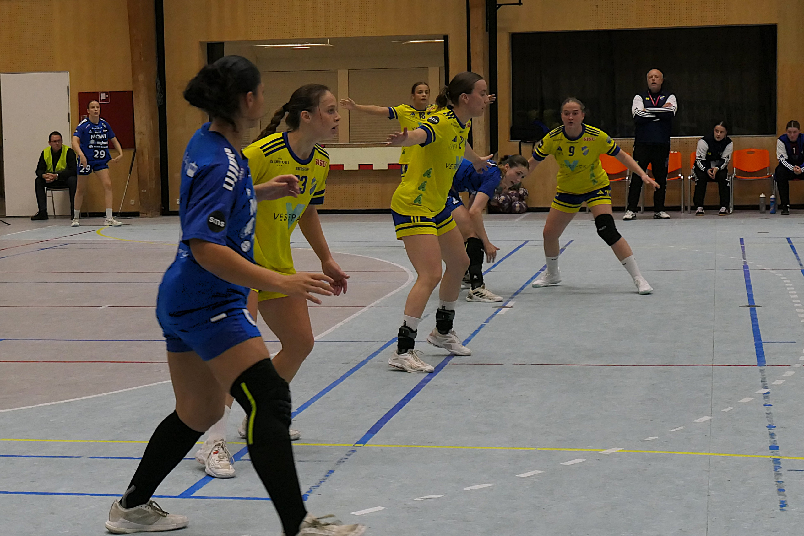 VÍF vendi fyrru hálvfinaluni í seinastu løtu