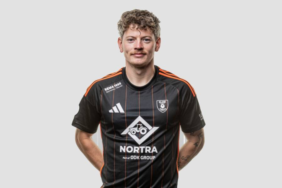 Adrian skiftir til Horsens