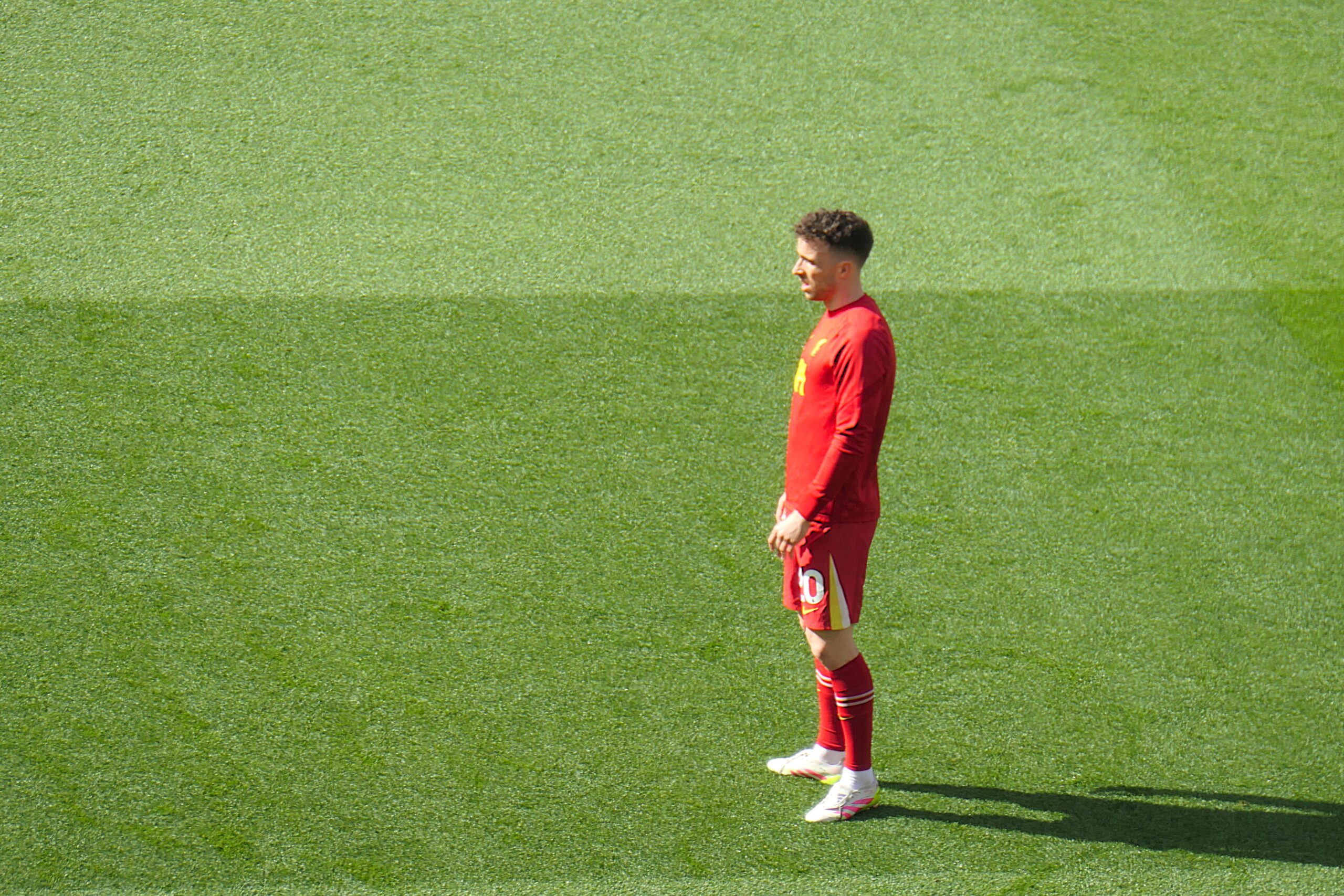 Jota spældi við einum smíli