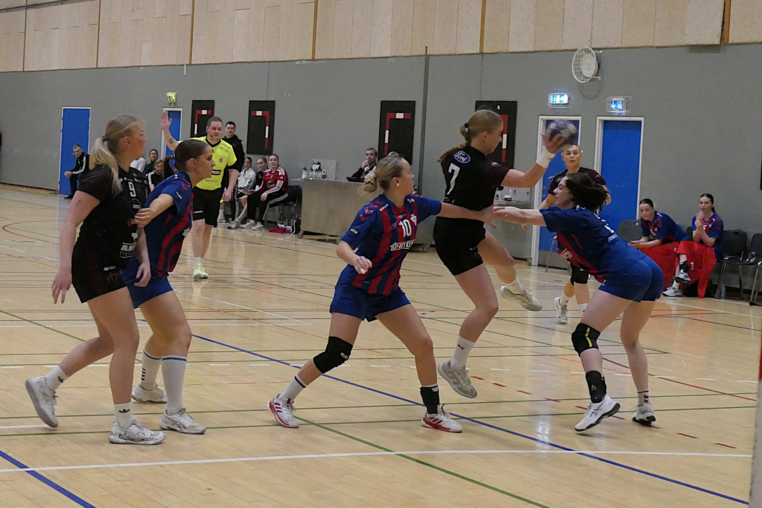 VB, Neistin og H71 vunnu