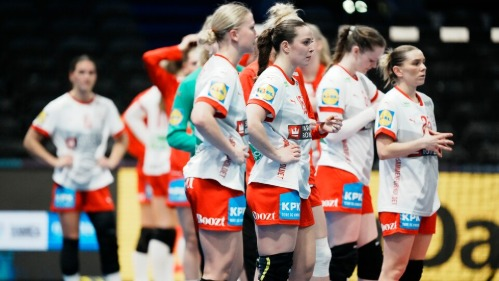 Donsku kvinnurnar slignar úr HM