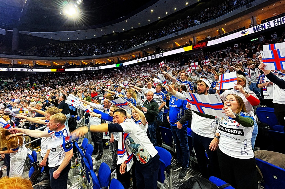 Føroysku áskoðararnir minka norska undirskotið av EM