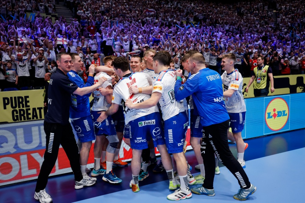 EM dystargreining: Fóru gjøgnum allar kenslur í javnleiki