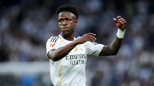 Rasisma: Vinicius Junior noktaði at spæla í 10 minuttir