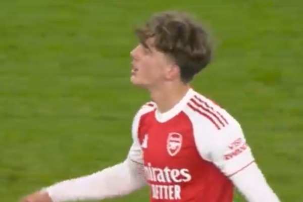 Bjargaði Arsenal og gjørdist tíðarinnar yngsti málskjútti í Premier League